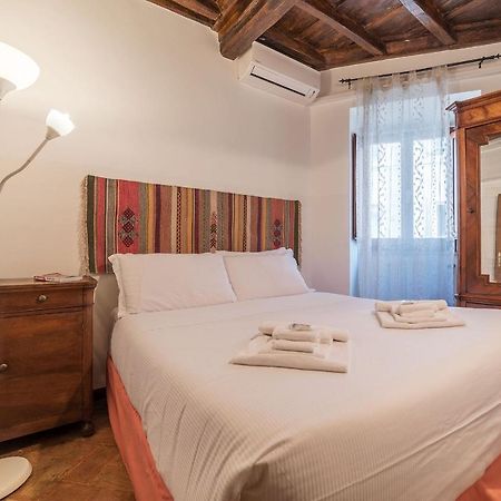 By the charming Piazza Navona - FromHometoRoma Esterno foto