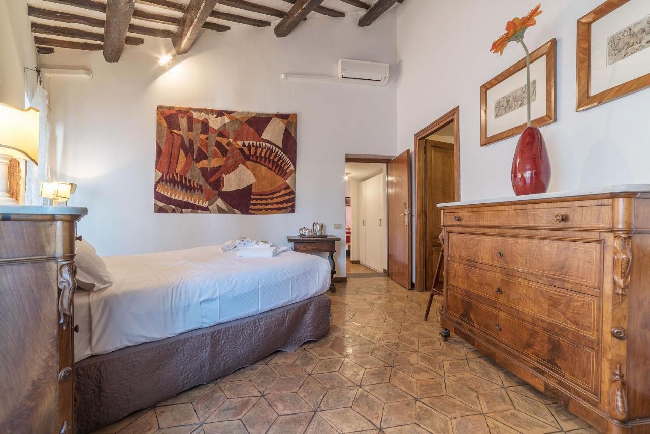 By the charming Piazza Navona - FromHometoRoma Esterno foto